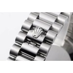 Sunday date display series women's watch, white dial, silver bezel, 36mm, silver President-style bracelet.